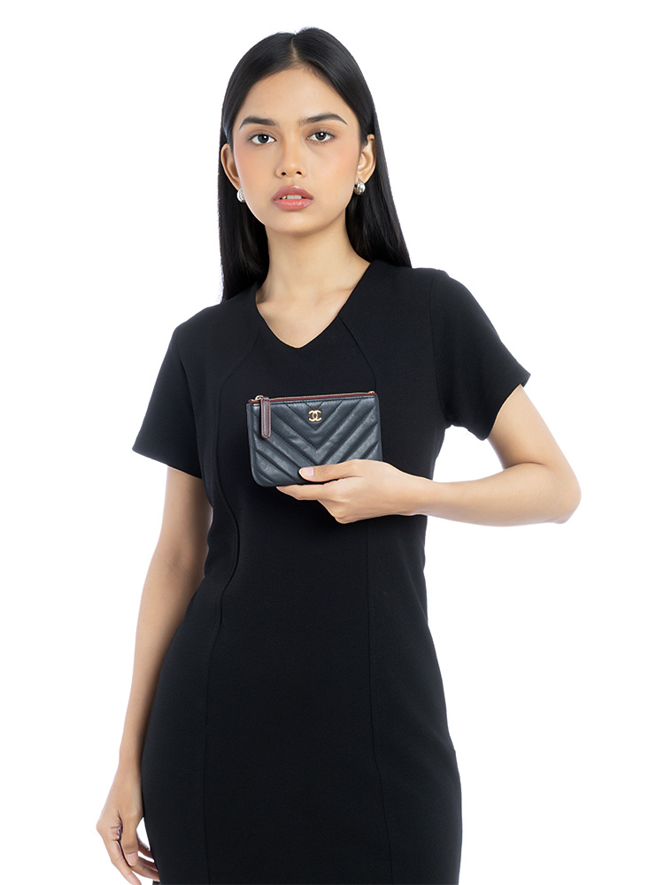 Caviar Chevron O Case Mini Pouch Black