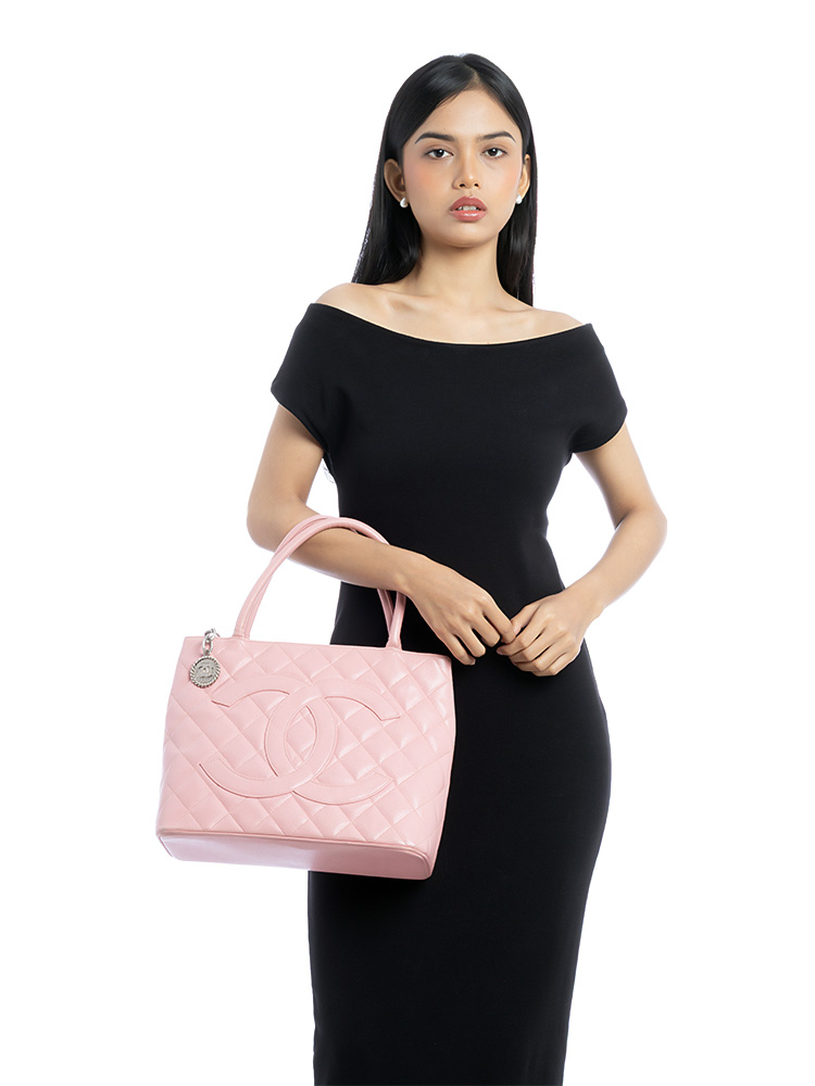 Caviar Medallion Tote Light Pink