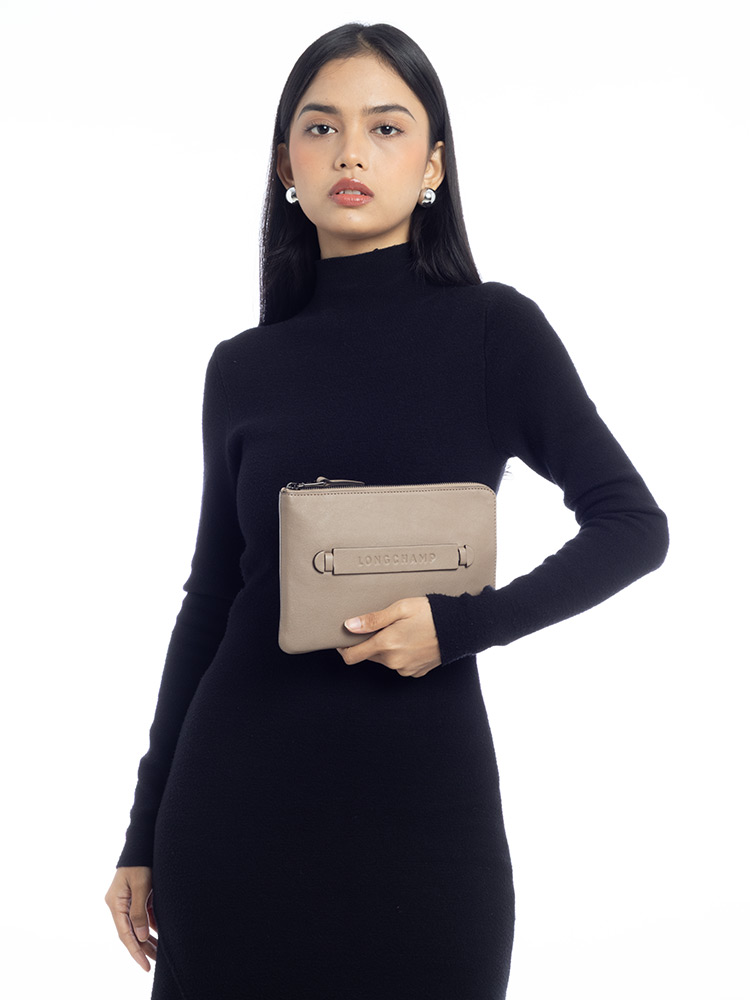 3D Leather Flat Pochette Taupe