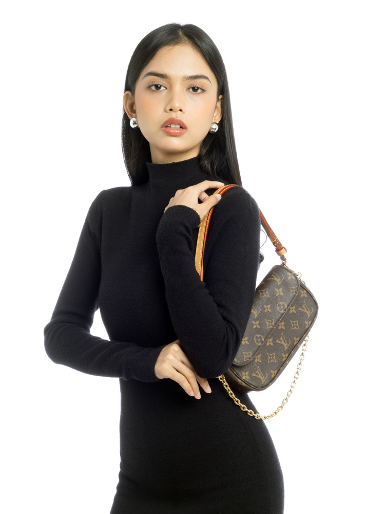 Monogram Ivy Wallet On Chain
