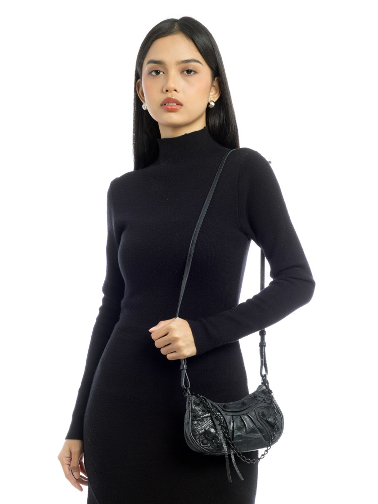  Supple Calfskin Croco Effect Le Cagole Mini Chain Crossbody Black
