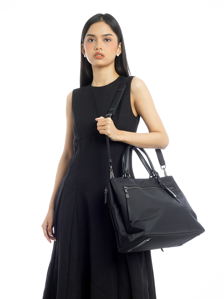 Voyageur Shira Nylon Tote Black