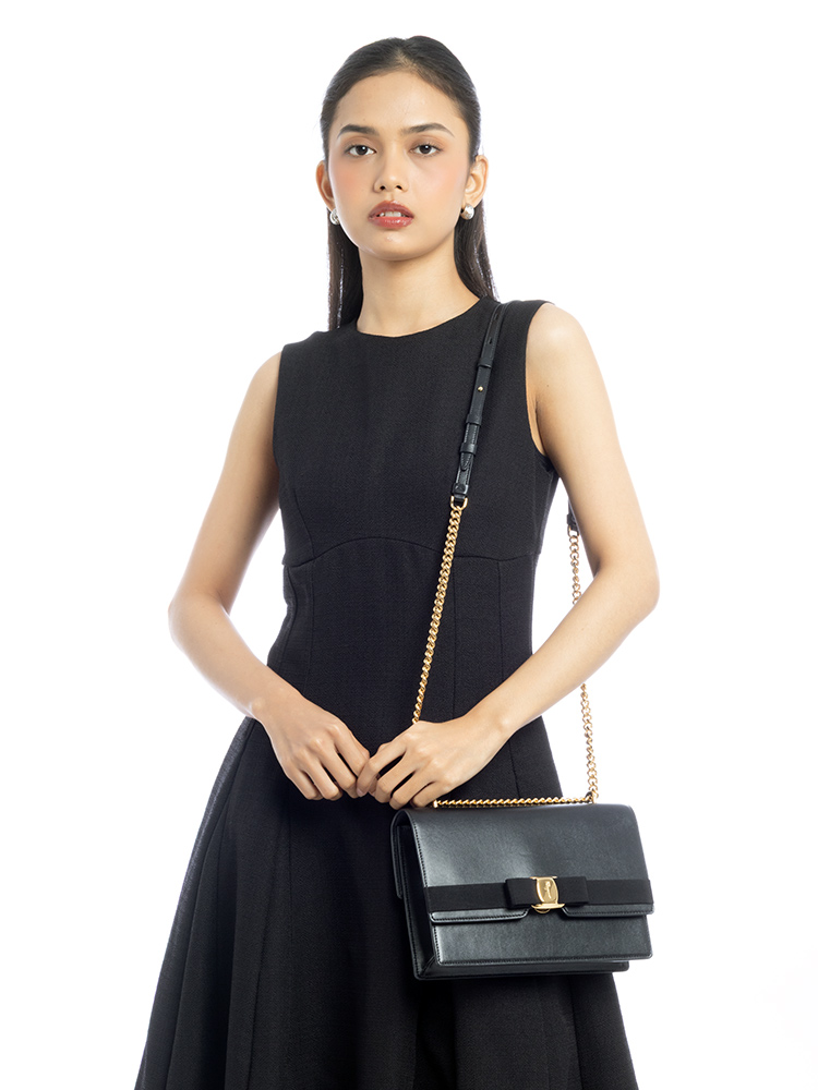 Calfskin Vara Bow FL Chain Shoulder Bag Nero