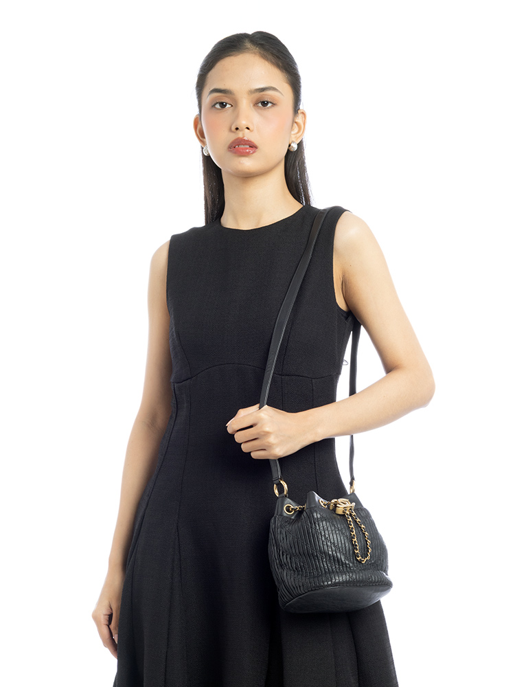 Calfskin Coco Pleats Small Drawstring Bucket Bag Black