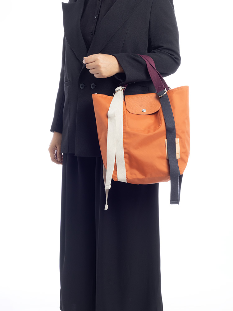 Le Pliage Re-Play Medium Tote Carotte