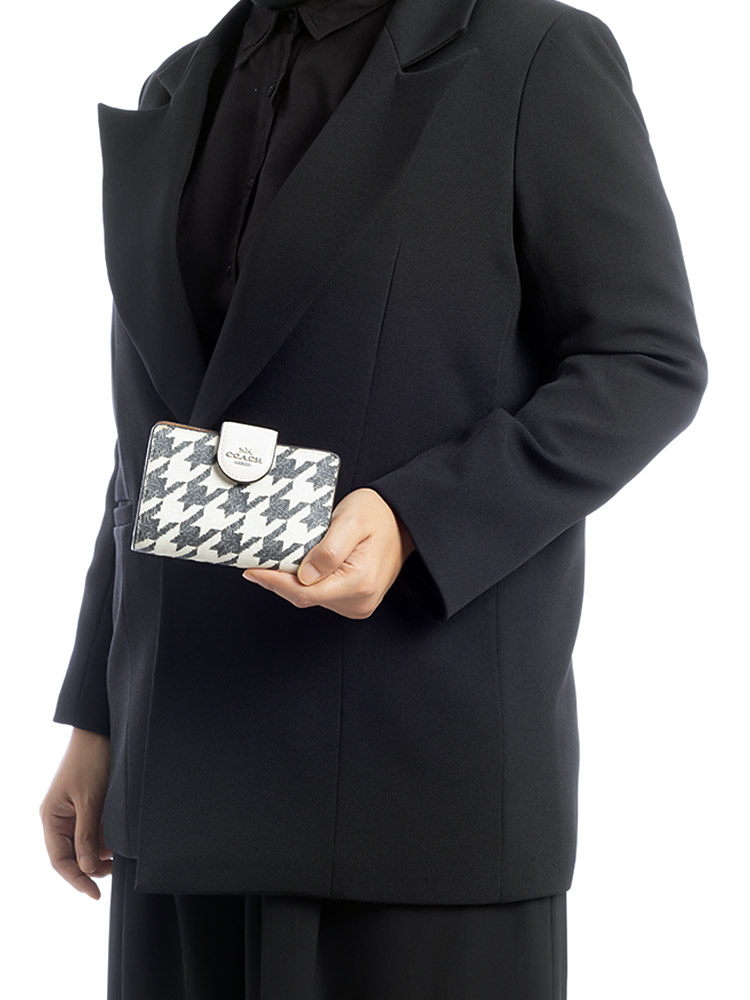 CJ680 Houndstooth Medium Zip Wallet Cream Black