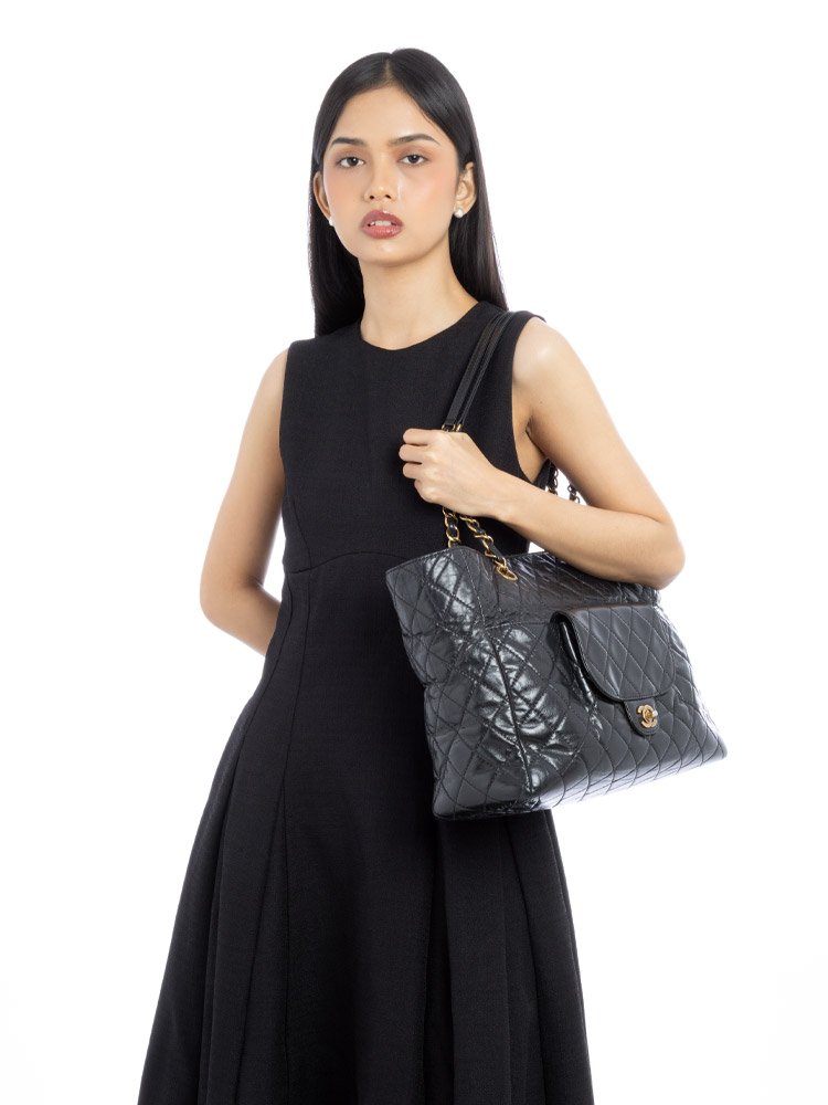 Glazed Calfskin Front Pocket Large Tote Black