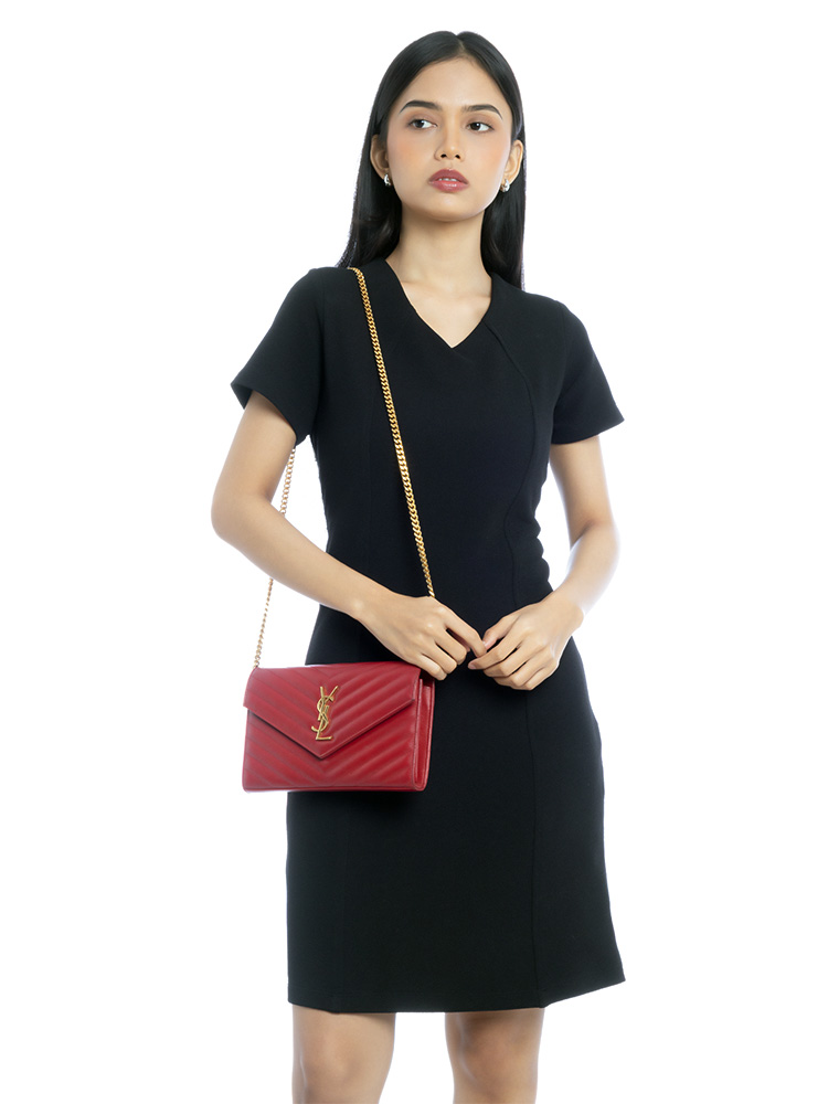Grain De Poudre Matelasse Monogram 22cm Chain Wallet Red