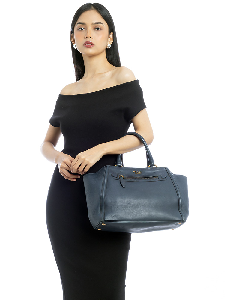 B2452C City Calf Tote Bluette