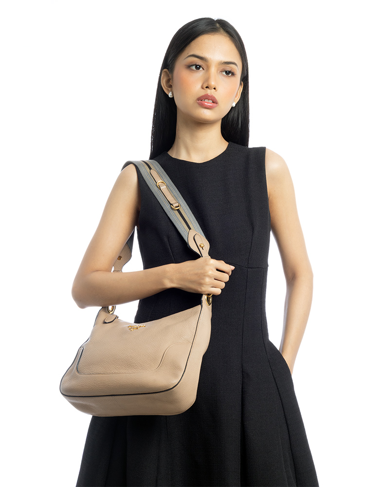 1BC052 Vitello Daino Messenger Cammeo
