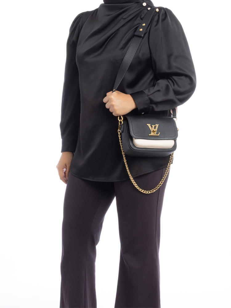 Grained Calfskin Lockme Tender Noir