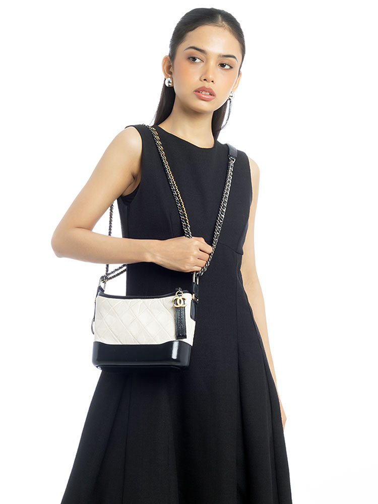 Aged Calfskin Gabrielle Small Hobo White Black