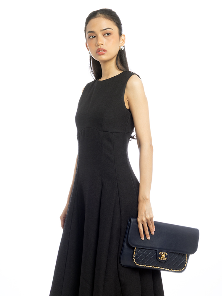 Lambskin Large CC Unchained Clutch Navy