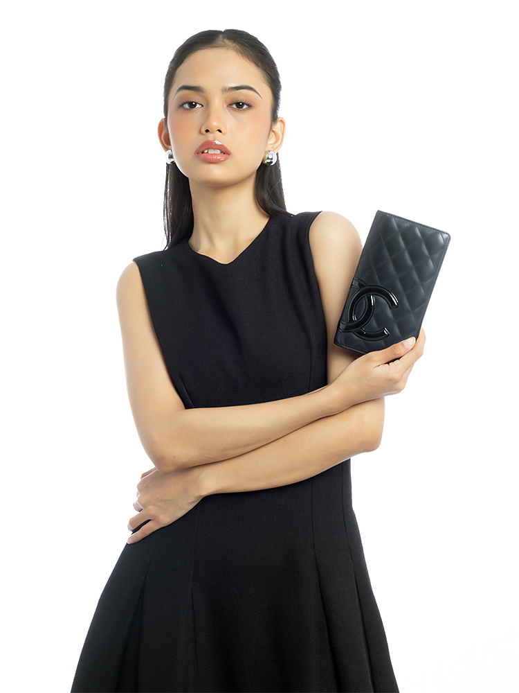 Calfskin Cambon Yen Wallet Black