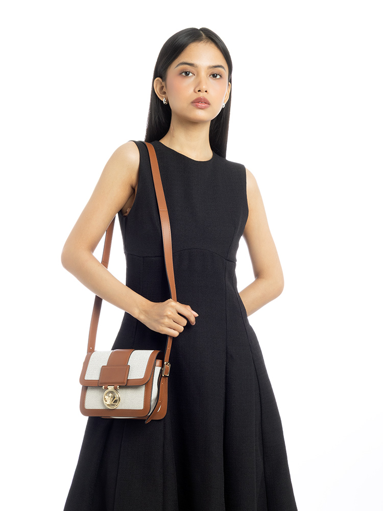 Box Trot Small Shoulder Bag Cognac