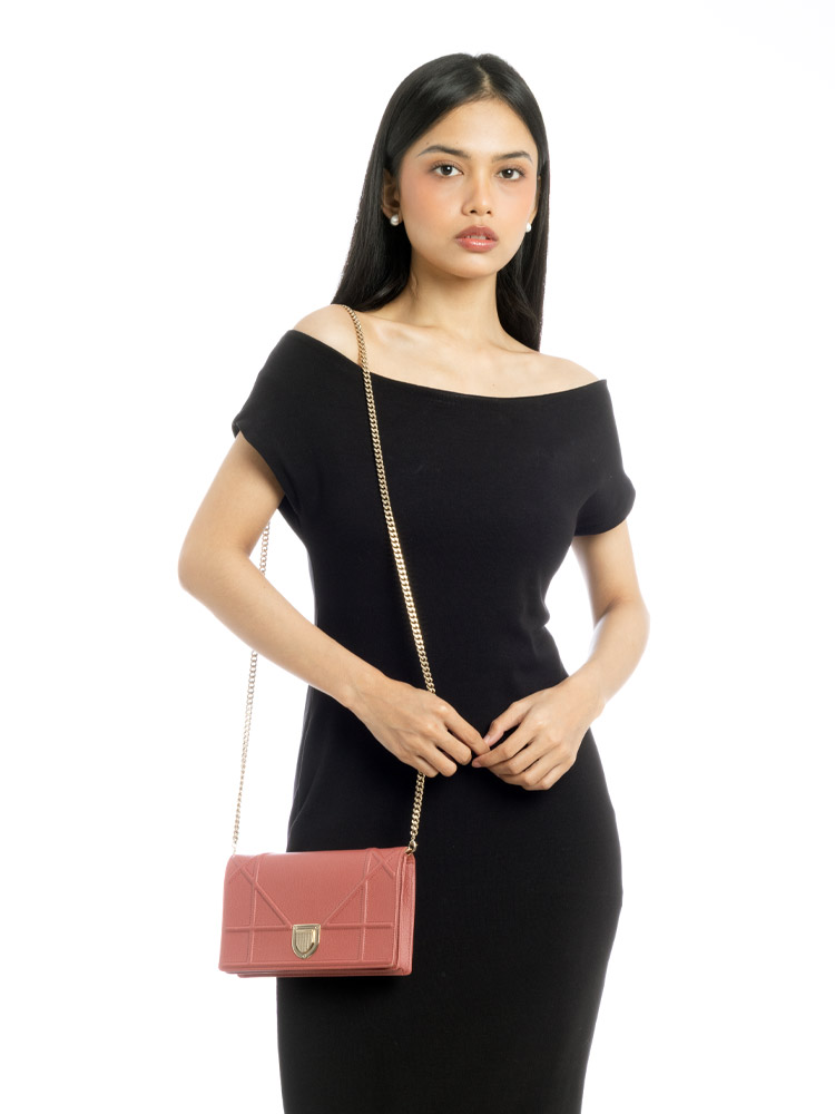 Grained Calfskin Diorama Wallet on Chain Dark Pink
