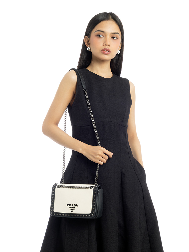 Glace Calfskin Studded Chain Shoulder Bag Blanc Nero