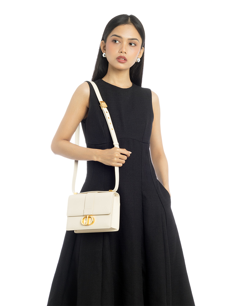 Smooth Calfskin 30 Montaigne Small Flap Bag Dusty Ivory