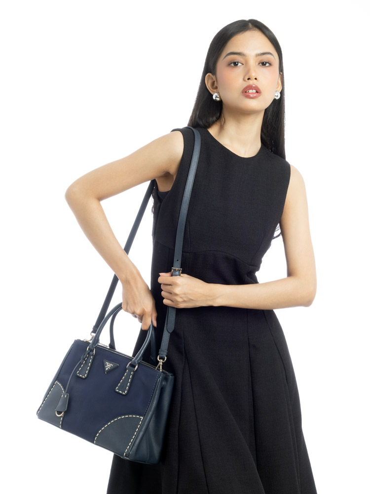 B1801K Tessuto Saffiano Double Zip Tote Baltico