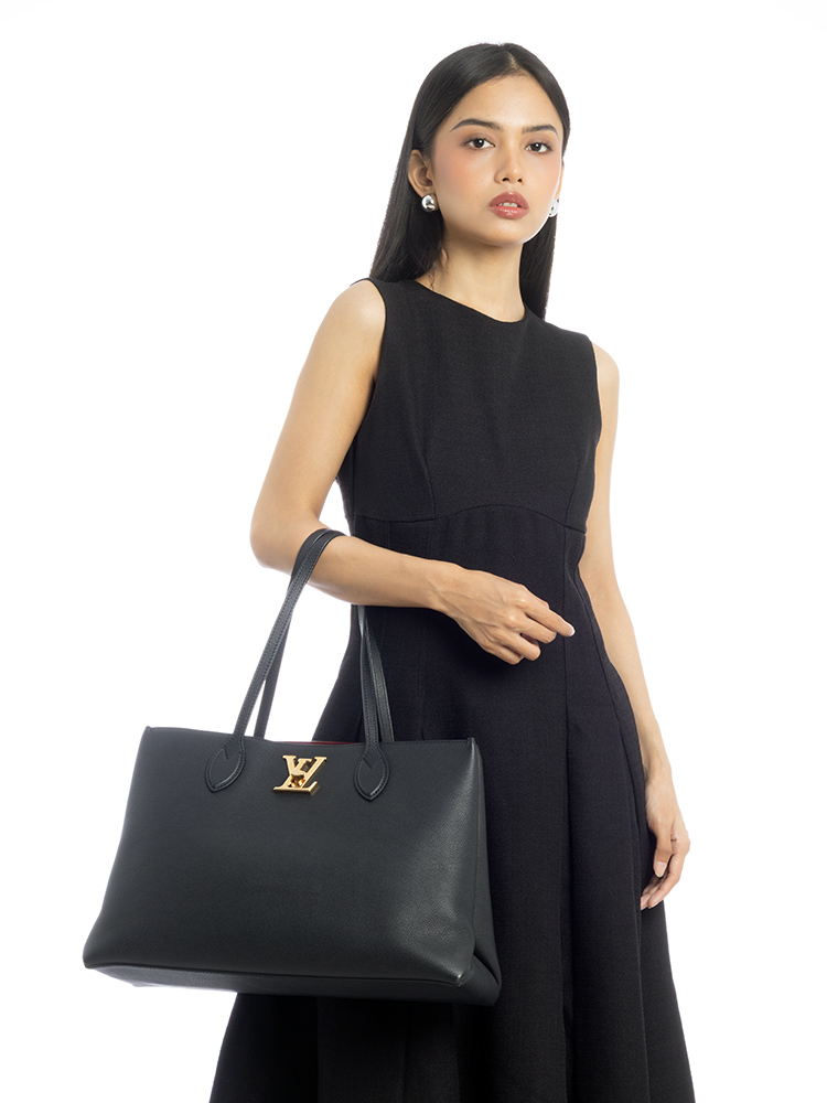 Grained Calfskin Lockme Shopper Noir