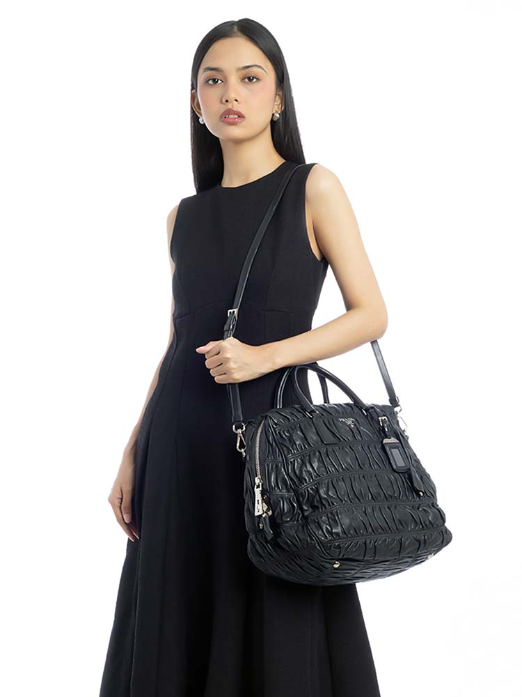 Nappa Gaufre Tote Nero