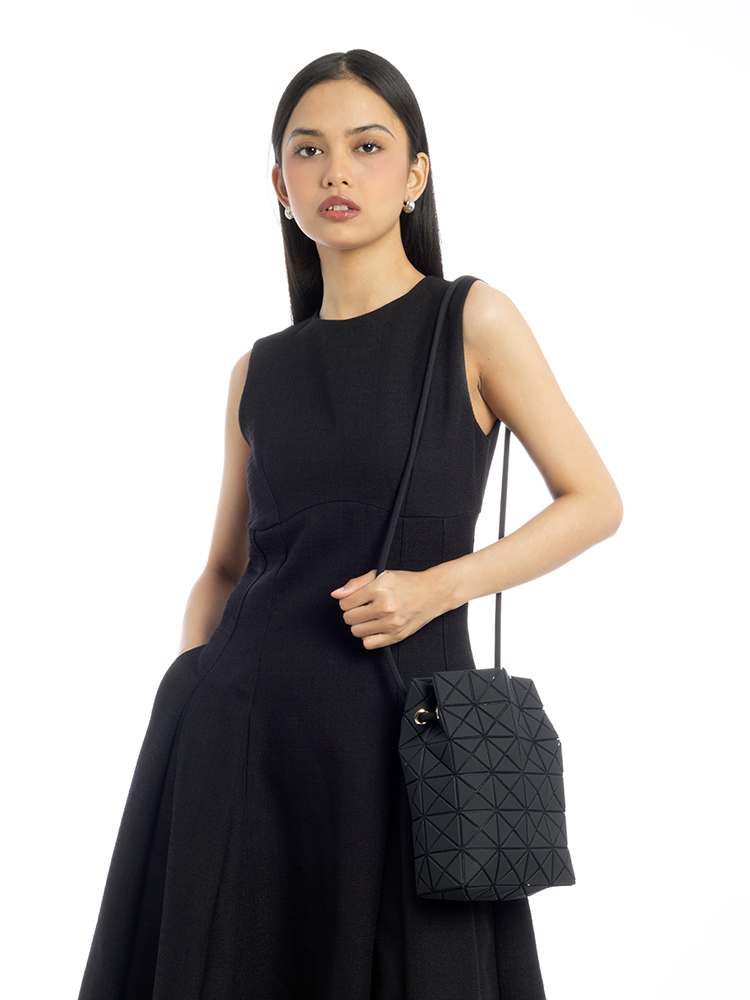 Bao Bao Wring Clay Bucket Bag Black