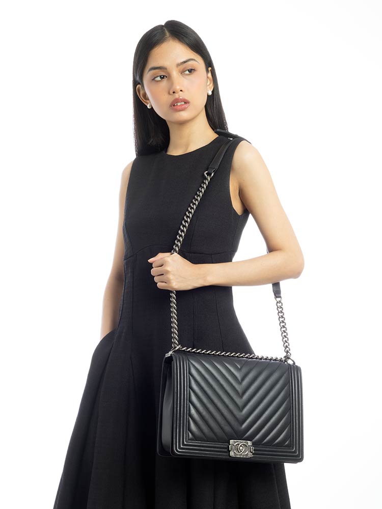 Calfskin Chevron Large Boy Flap Bag Black
