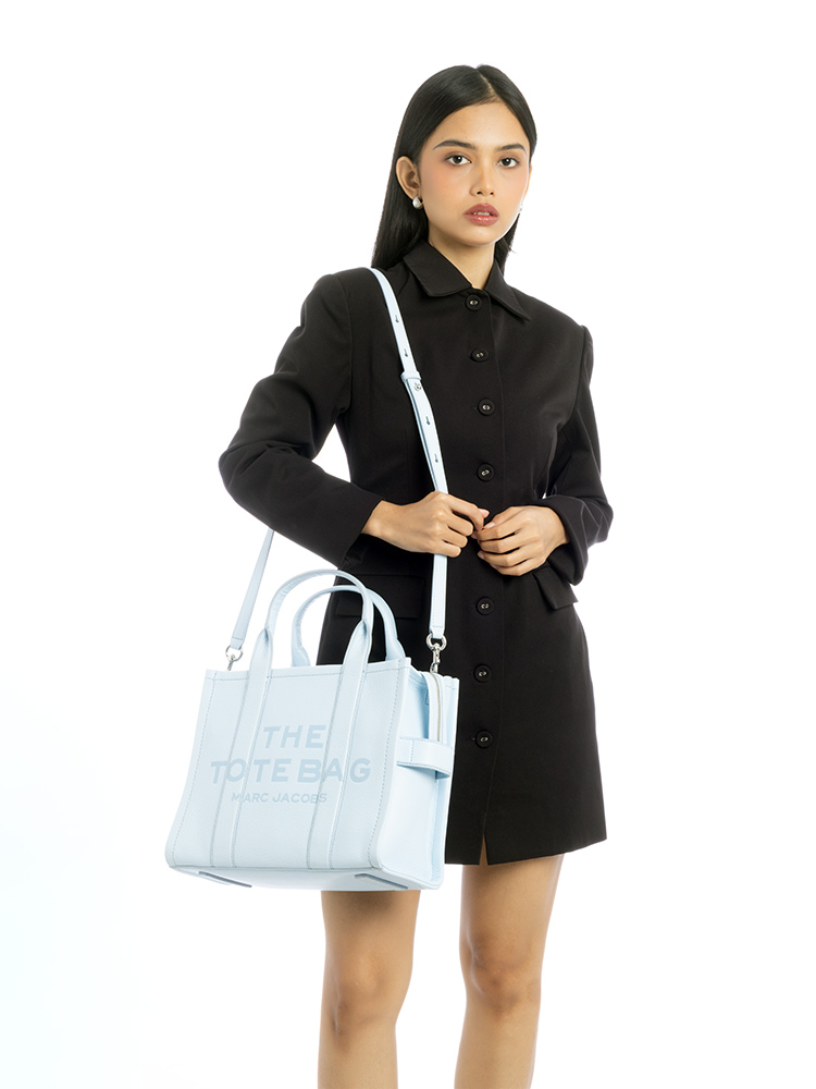 Leather The Tote Medium Cloud Blue