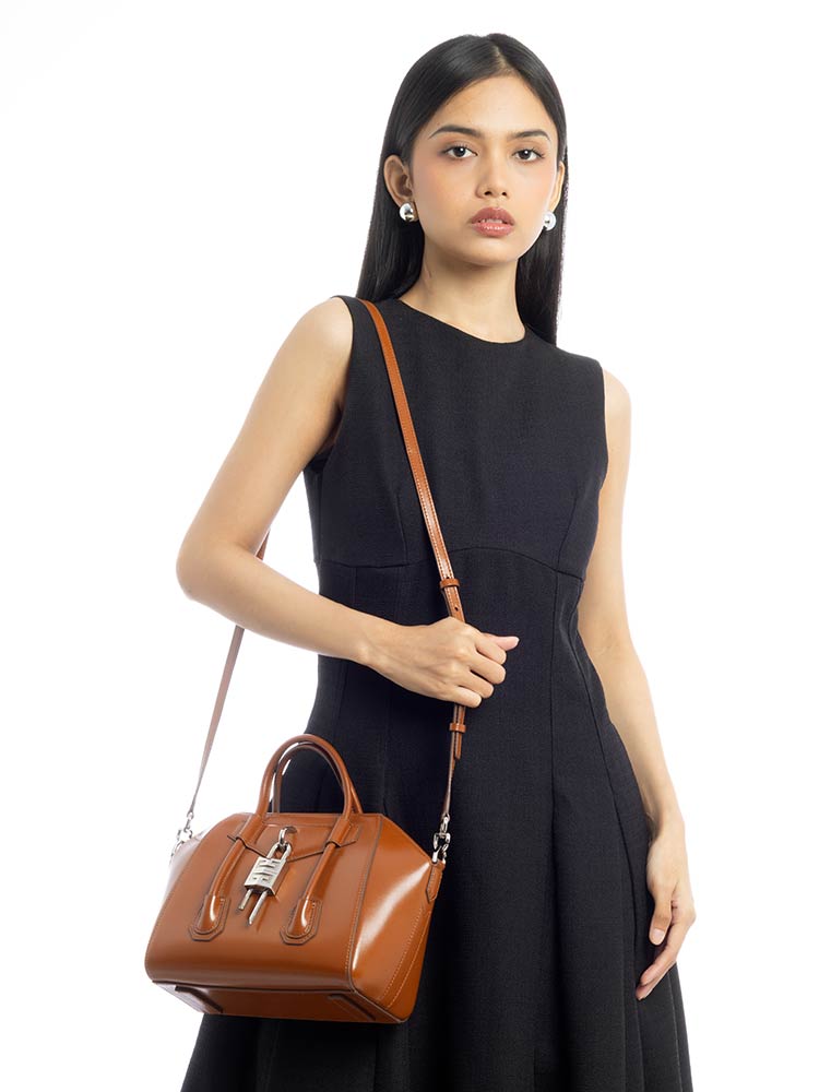 Box Calfskin Mini Lock Antigona Chestnut